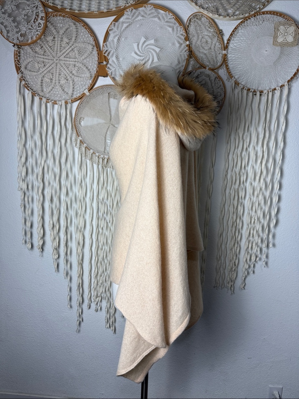 Minnie Rose Cream Cashmere Hooded Poncho with Faux Fur Trim O/S - Picture 3 of 8
